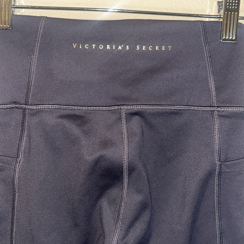 NWOT Victoria’s Secret Leggings size 2